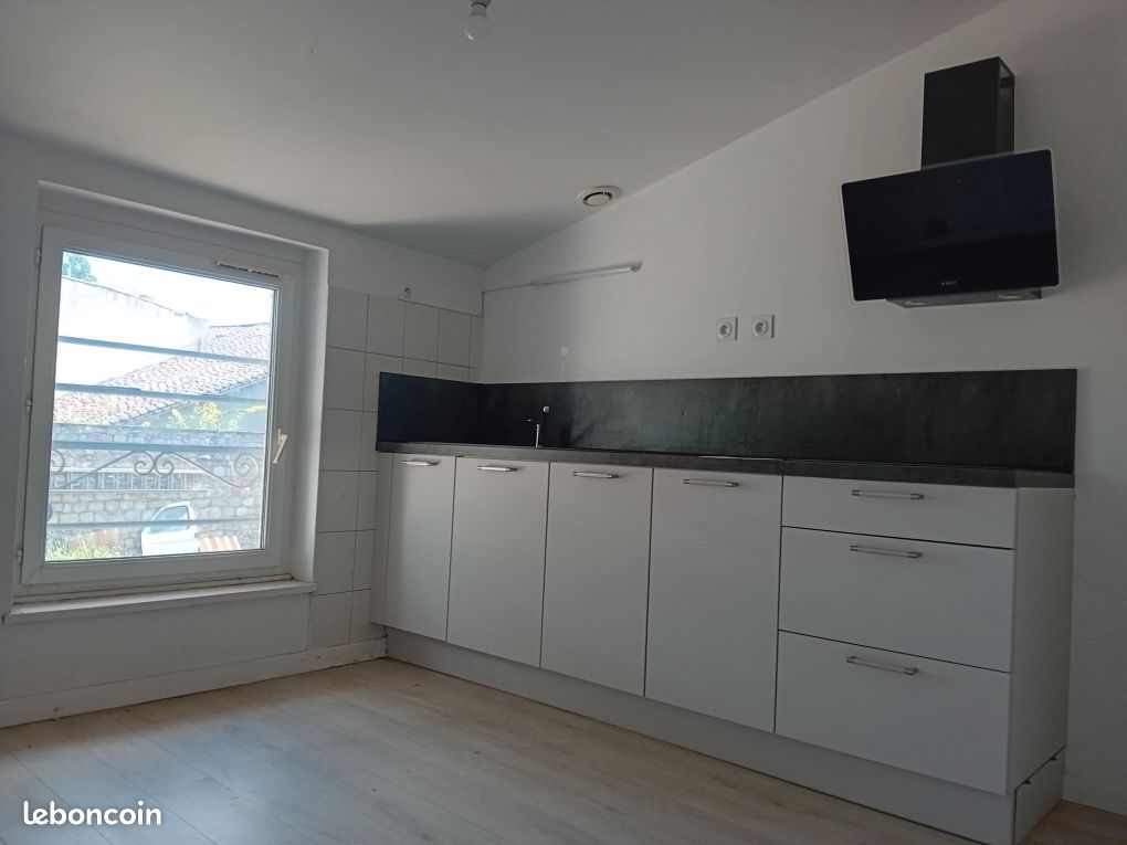 Appartement 4 pièces 37 m² · à Caussade · 37 m² · 560 €/mois