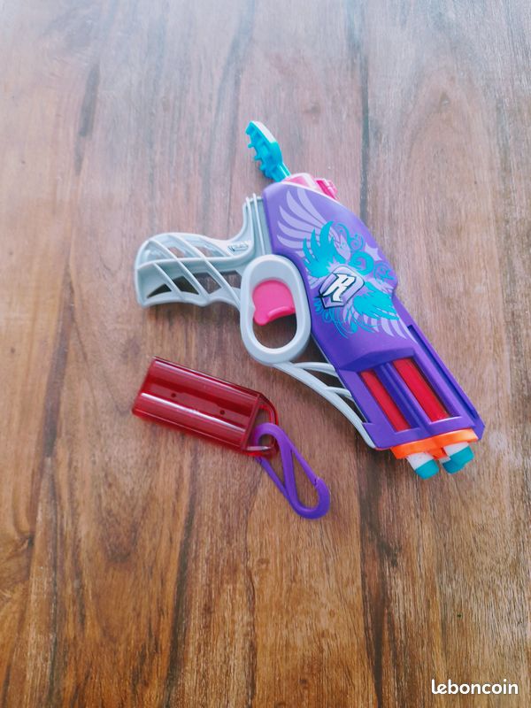 Pistolet Nerf+3 munitions et 1 porte munitions (image 1)