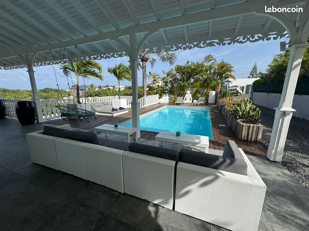 Maison 7 pièces 300 m² · à Saint-François · 300 m² · 650 000 €