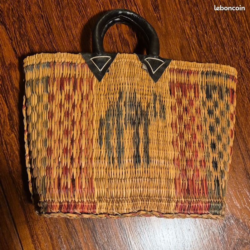 Ancien petit panier en barbotine - Décoration