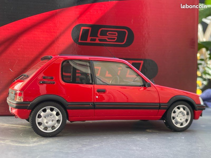 Rare Peugeot 205 GTI 1l9 Electro-choc 1/18 Ottomobile (image 7)