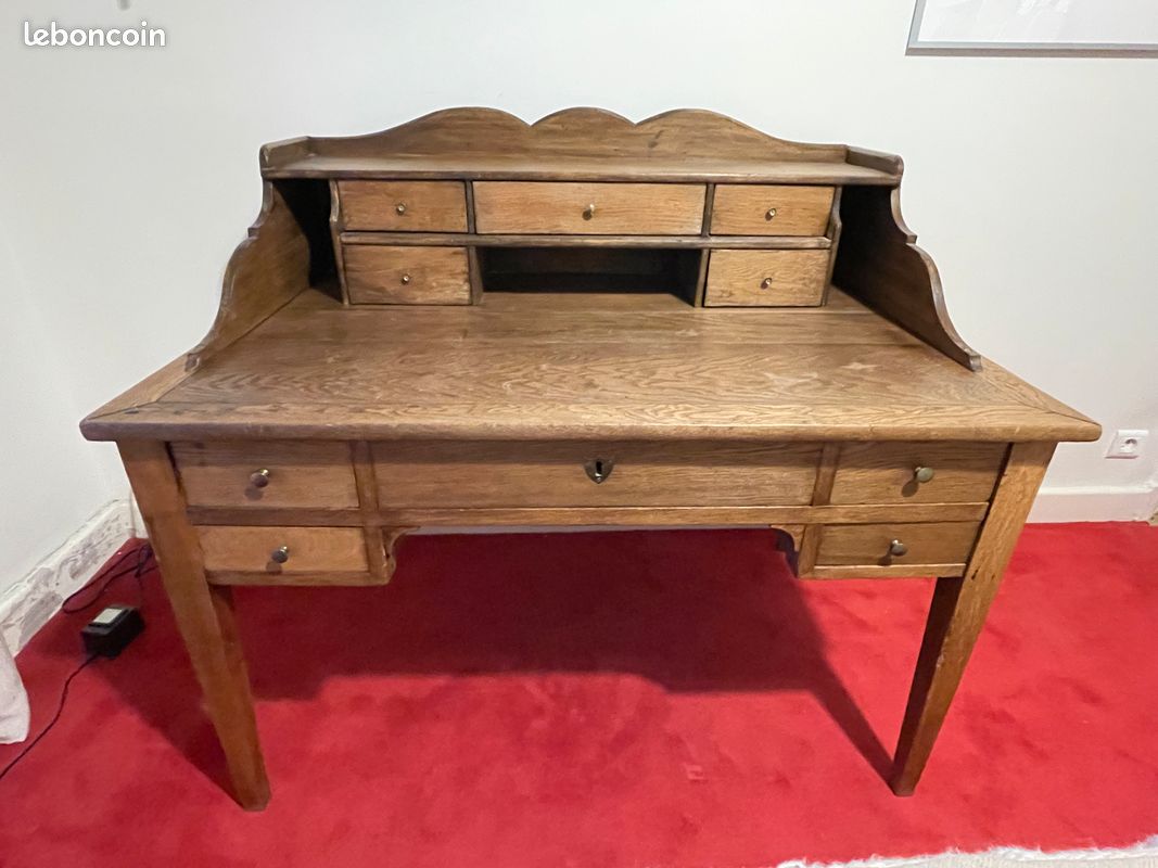 Bureau ancien en chêne avec tiroirs (image 1)