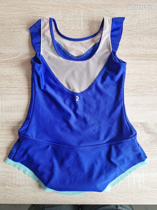 Lot Justaucorps et short enfant 6 ans (image 2)