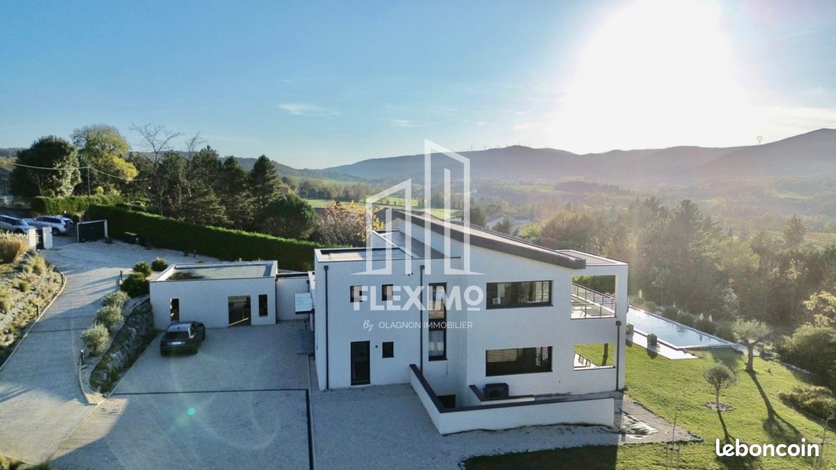 Maison 9 pièces 300 m² · à Saint-Péray · 300 m² · 1 630 000 €
