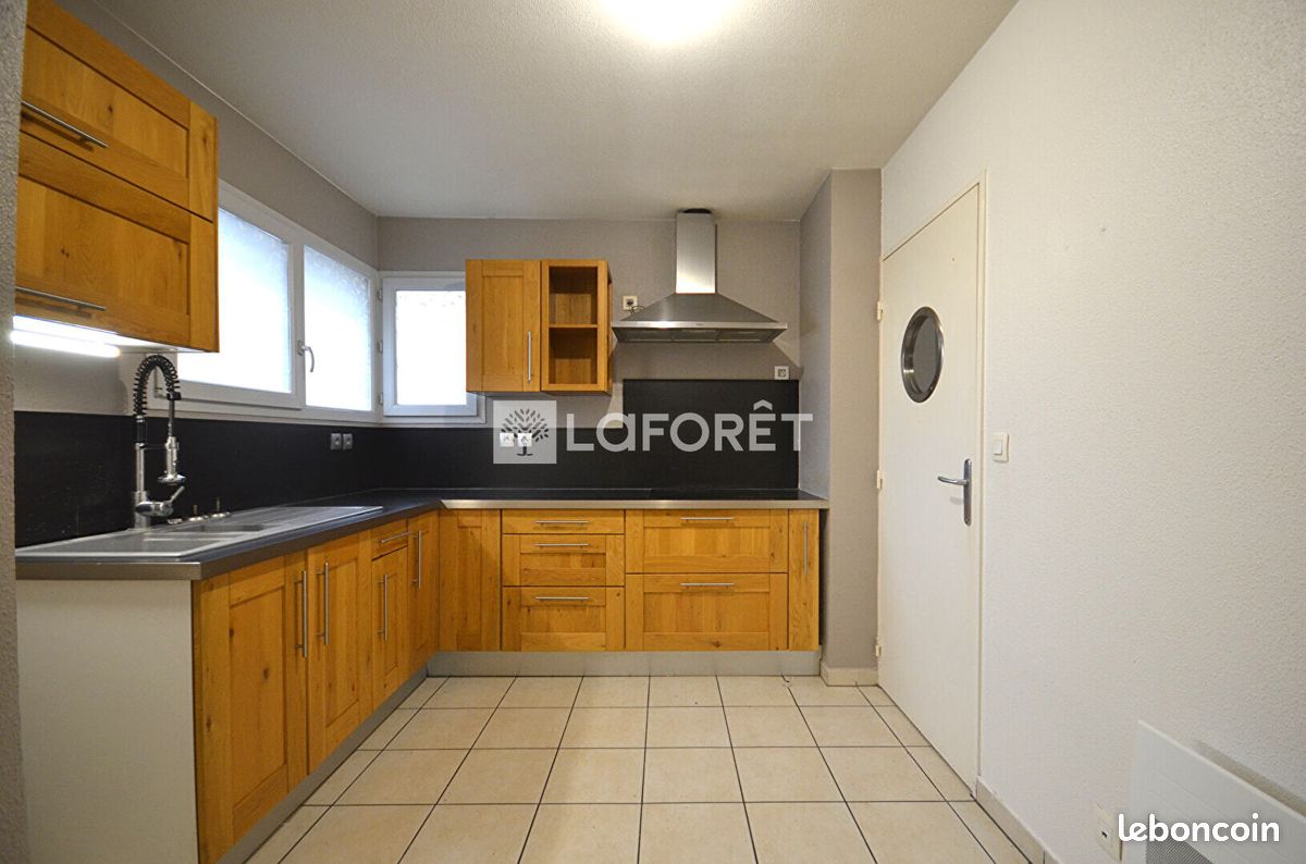 Maison a louer vaulx-en-velin - 5 pièce(s) - 102 m2 - Surfyn