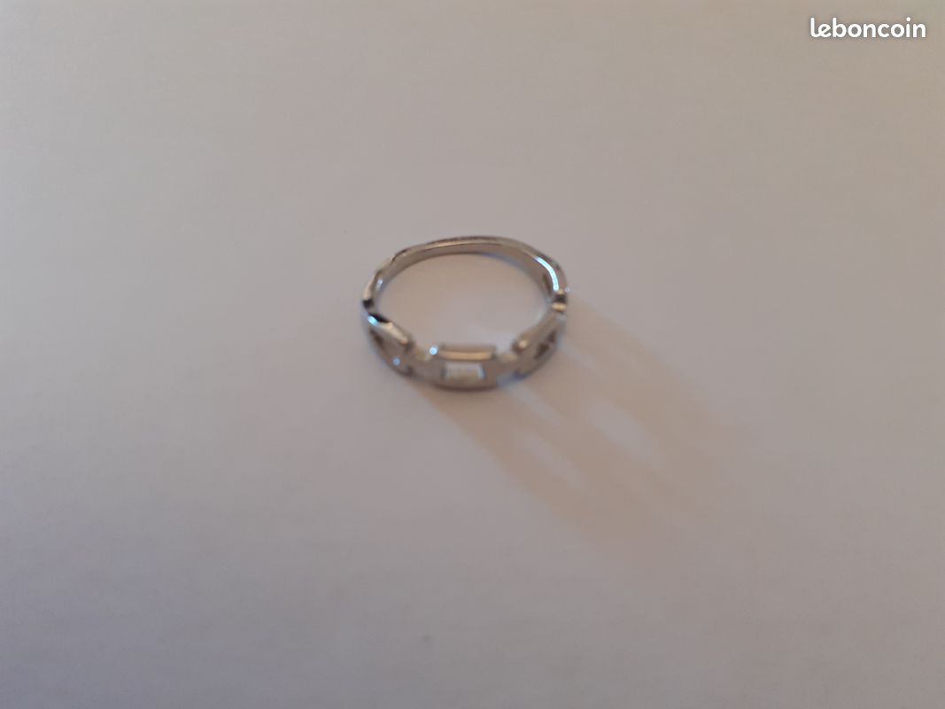 Bague en alliage de métaux (image 3)