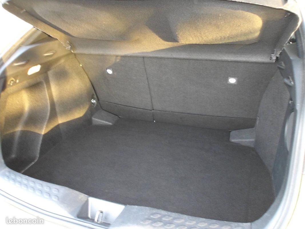 Toyota C-HR 122h JBL Edition 2WD E-CVT RC18 (image 21)