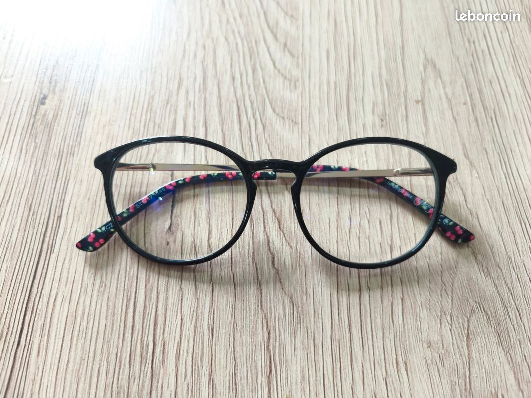 Lunette de vue pour femme: le temps des cerises Montres Bijoux