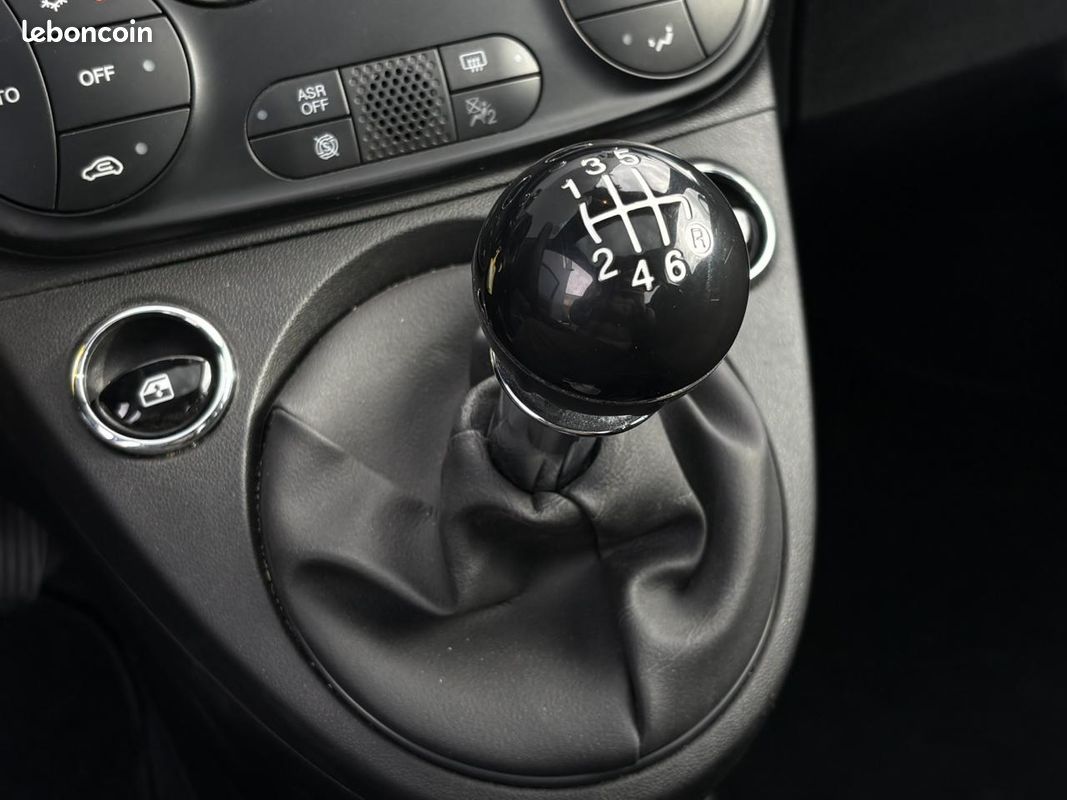 FIAT 500 Hybrid 70 avec Toit pano, Apple Car Play et Jantes alu 15\' (image 16)