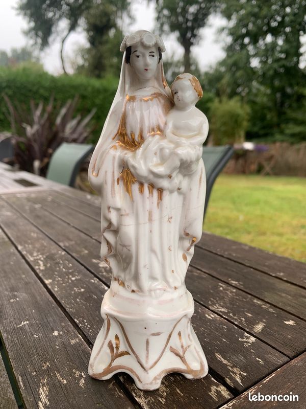 Statuette Vierge à L'Enfant En Porcelaine Blanche - Occasion