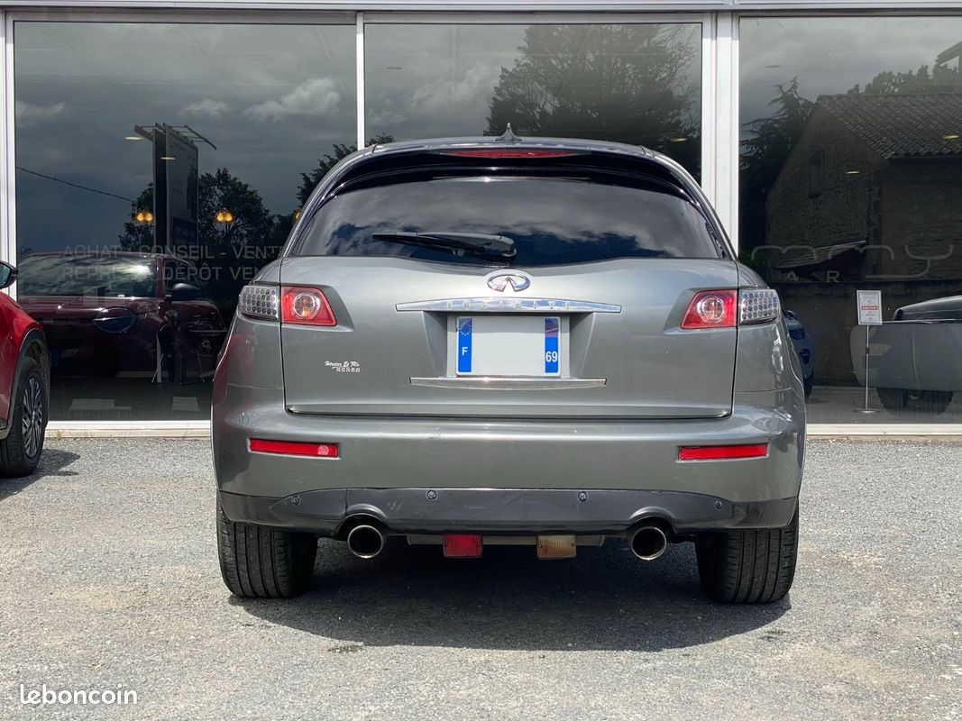 INFINITI FX35 / 3.5i V6 AWD 280 cv / Éthanol / Boîte auto / Toit ouvrant / Sièges chauffants / Son BOSE / Climatisation bi-zone (image 5)