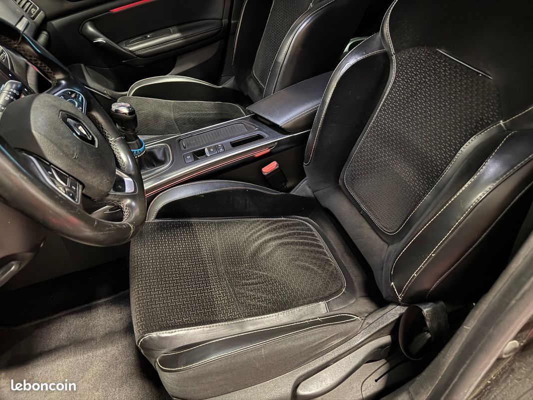 RENAULT MEGANE IV BERLINE dCi 130 GTline / ENTRETIEN A JOUR / CAMERA DE RECUL / MOTEUR A CHAINE (image 31)