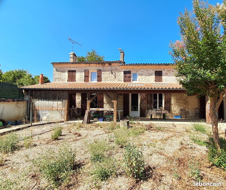 Maison 7 pièces 180 m² · à Saint-Pierre-de-l'Isle · 180 m² · 137 800 €