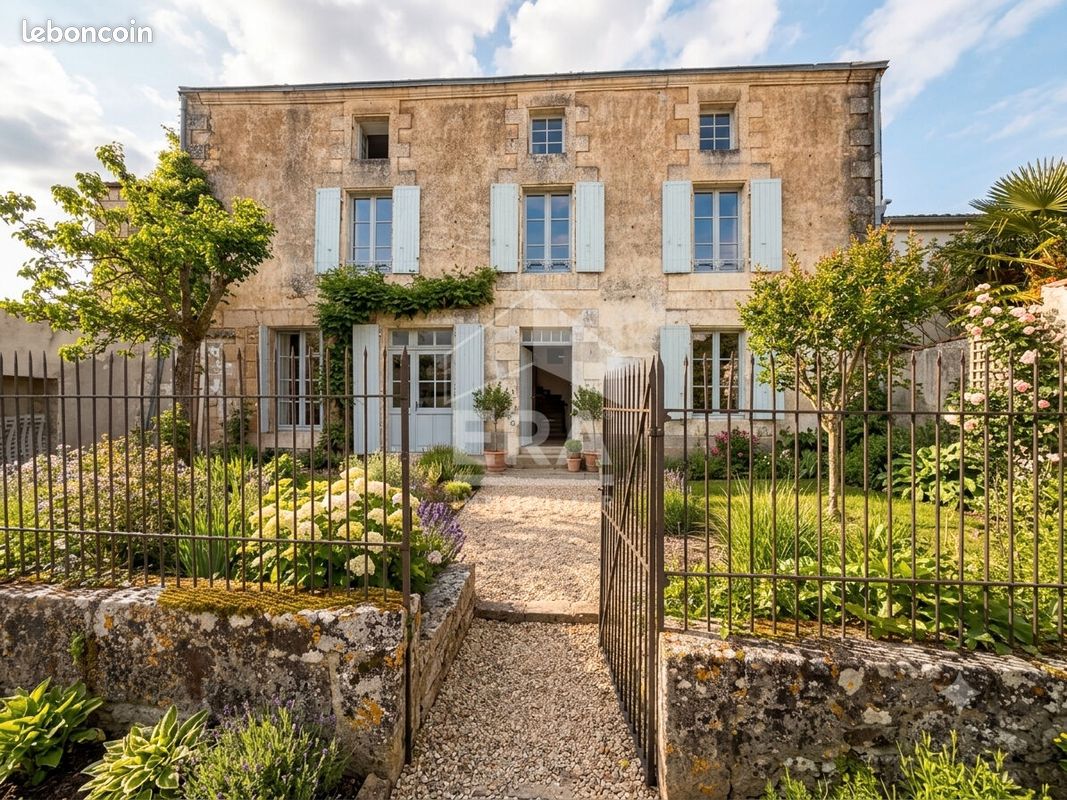 Maison 6 pièces 148 m² · à Villiers-en-Plaine · 148 m² · 149 800 €
