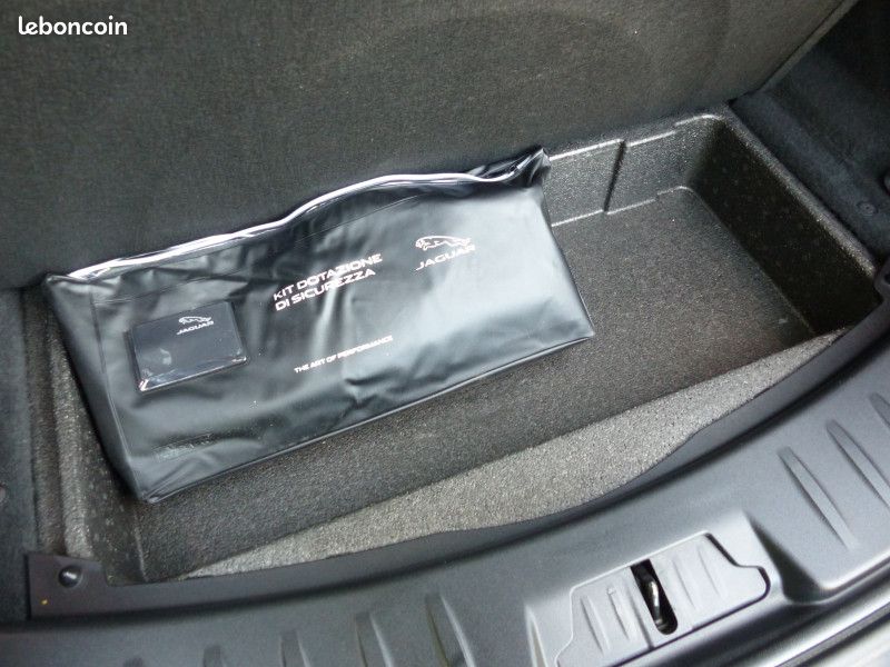 Jaguar E-PACE 2.0D 150CH R-DYNAMIC S AWD (image 10)