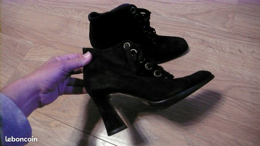 Bottines daim noir talons bobine Chaussures