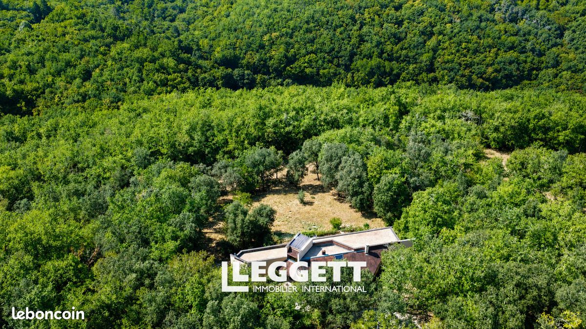 Maison 7 pièces 203 m² · à Les Eyzies · 203 m² · 425 000 €