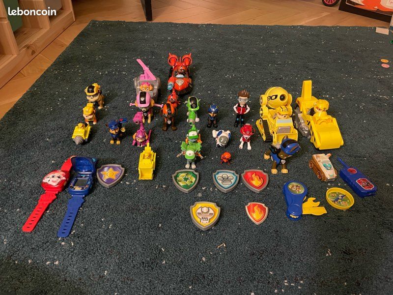 Lot figurines et montres pat patrouille (image 1)
