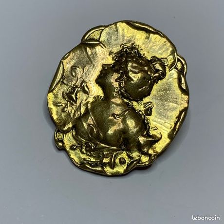Broche Ancienne Art Nouveau Tête De Femme Profil - Laiton Doré Vintage