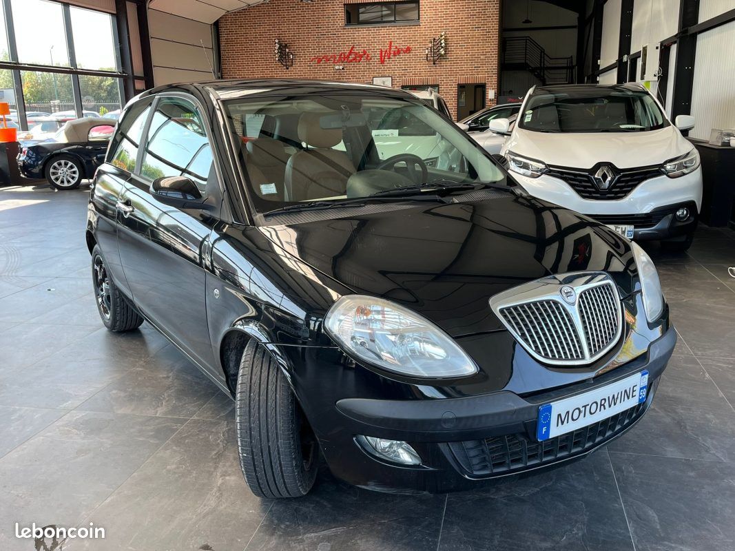 🚗 LANCIA Y 1.3 MULTIJET 16V ⚙️Full options ☀️ Toit ouvrant ❄️ Climatisation 🪑 Sièges en cuir (image 3)