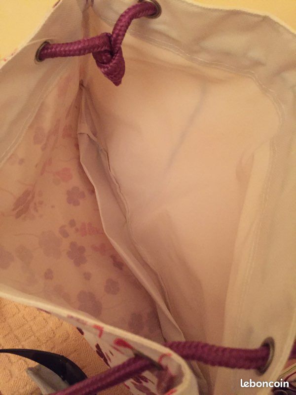 Sac avec petite fleur en couleur (image 3)