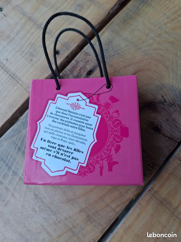 Livre So fille Un livre que les filles vont dévorer même s'il n'est pas en chocolat Playbac neuf (image 4)