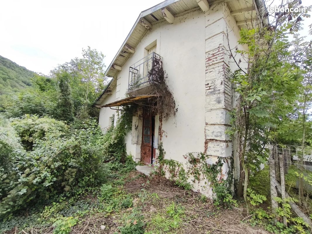 Maison 4 pièces 92 m² · à Villefranche-de-Rouergue · 92 m² · 36 000 €
