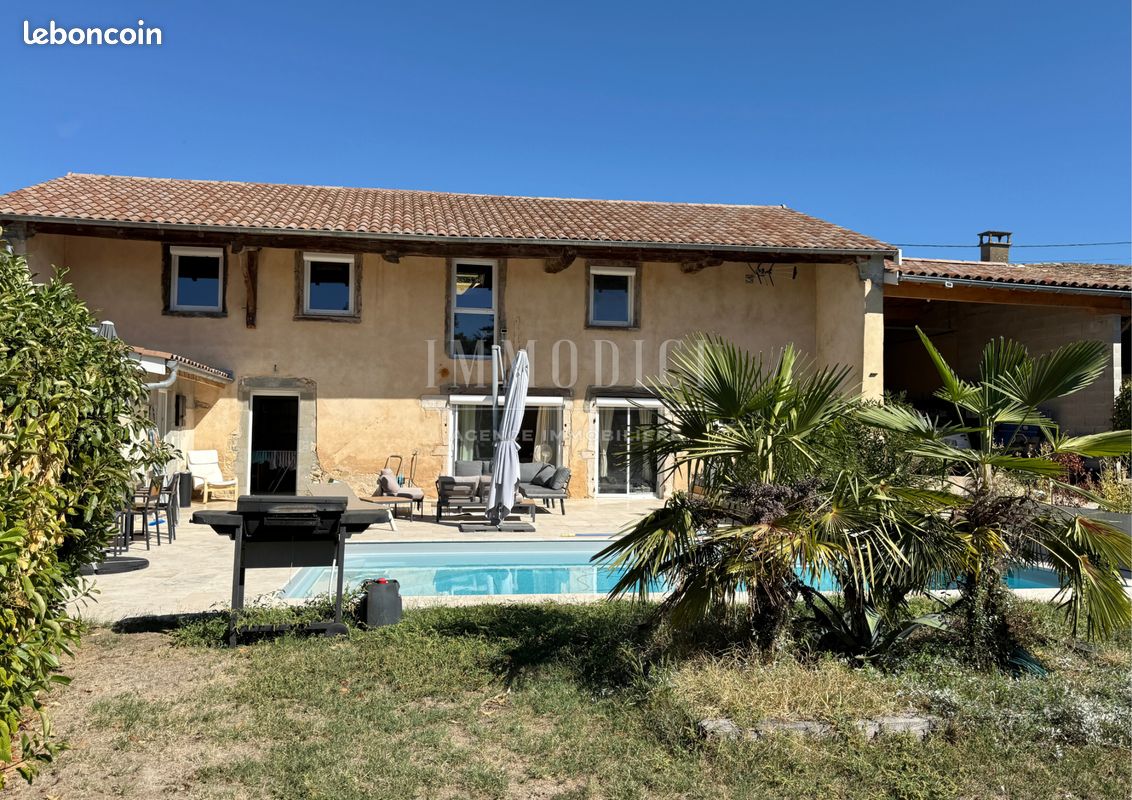 Maison 5 pièces 167 m² · à Genouilleux · 167 m² · 380 000 €