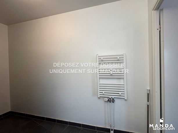 https://img.leboncoin.fr/api/v1/lbcpb1/images/4b/7a/b3/4b7ab3be0d354c387c15ed73626d7e6f38f77455.jpg?rule=ad-image