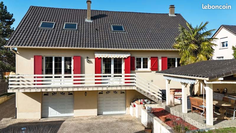 Maison 8 pièces 215 m² · à Bertrange · 215 m² · 550 000 €