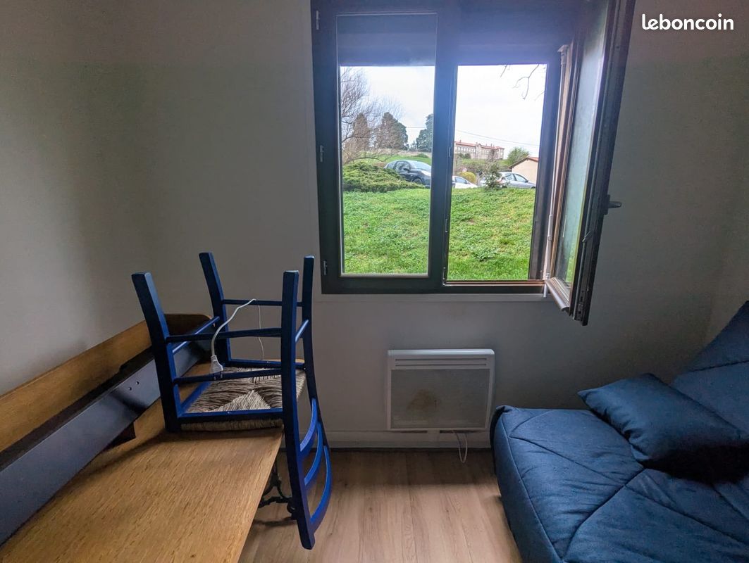 Appartement 1 pièce 15 m² · à Saint-Genis-Laval · 15 m² · 420 €