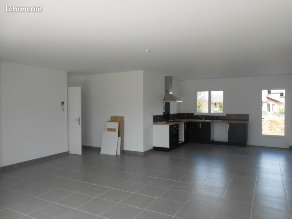 Maison 5 pièces 112 m² · à Caussade · 112 m² · 945 €