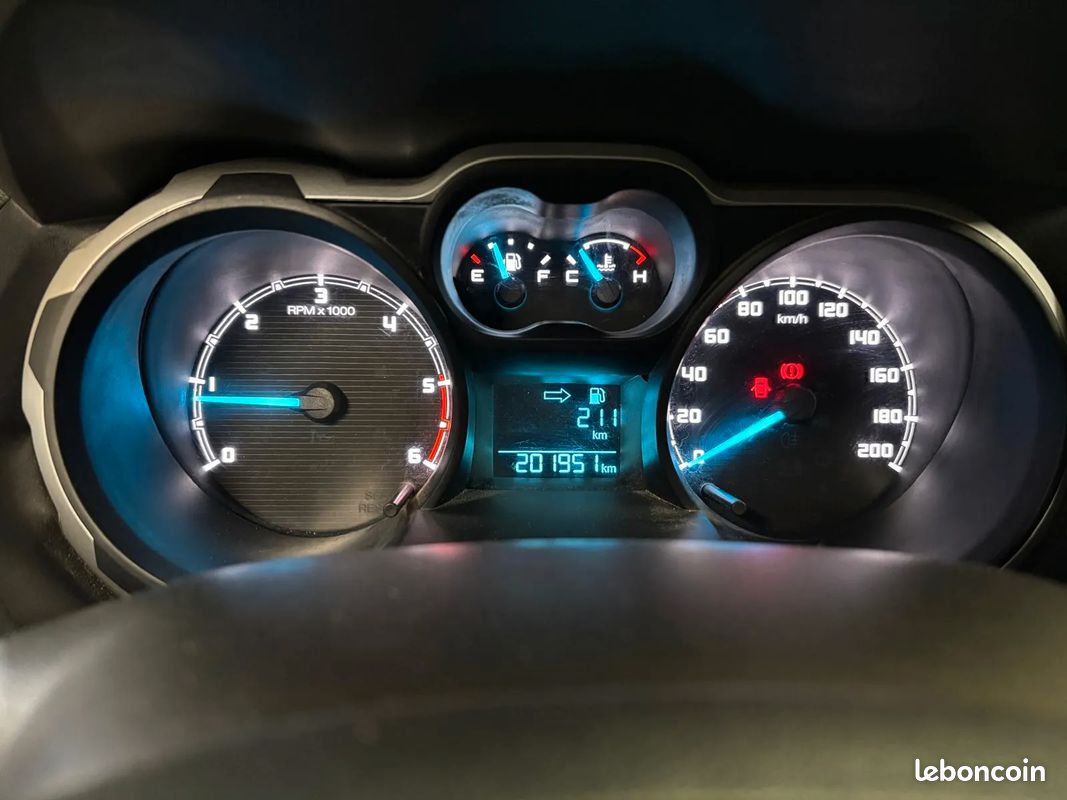 FORD Ranger 3.2 D 200ch LIMITED - 2015 - CarPlay - Suivi complet - Caméra de recul - Attelage - Sièges Chauffants (image 16)