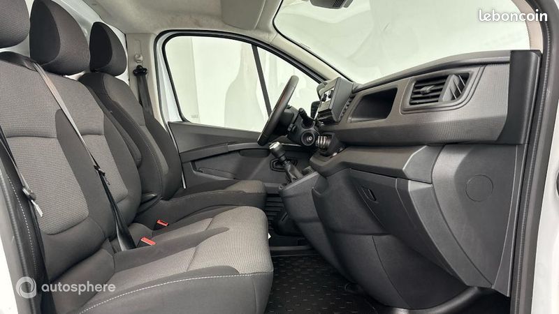 Renault Trafic Véhicule utilitaire ou Société L1H1 3T 2.0 Blue dCi 130ch Confort E6E (image 10)