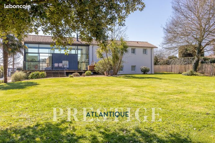 Villa 8 pièces 164 m²