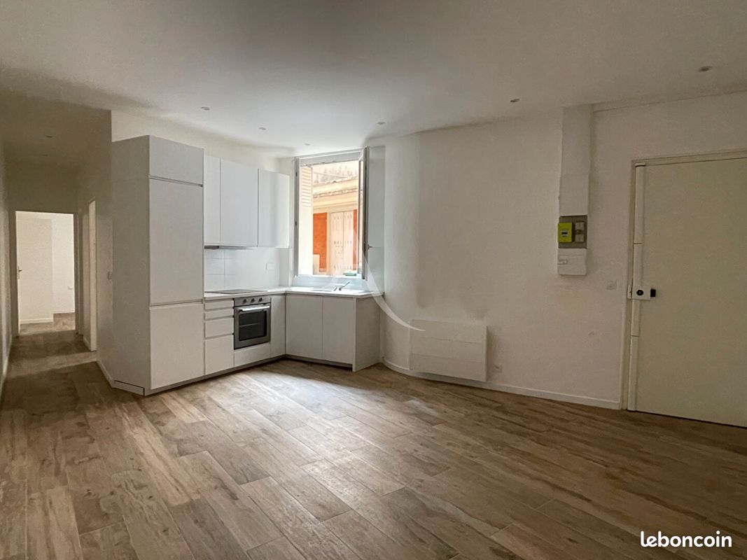 Appartement 2 pièces 45 m² · à Paris · 45 m² · 1 361 €/mois