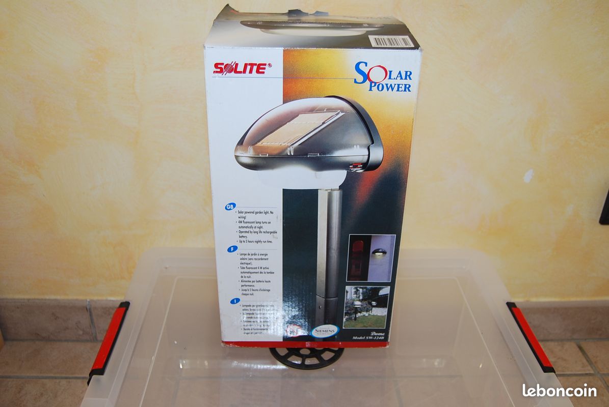 Borne solaire (image 1)