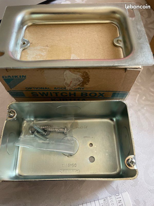 Boîte de fixation Daikin (image 1)
