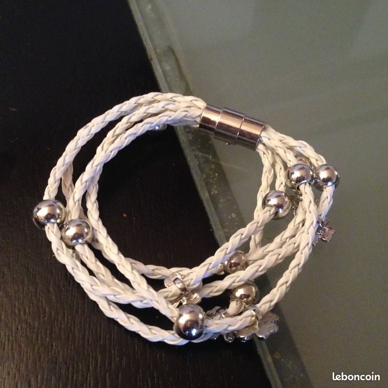 Bracelet blanc et argenté (image 2)