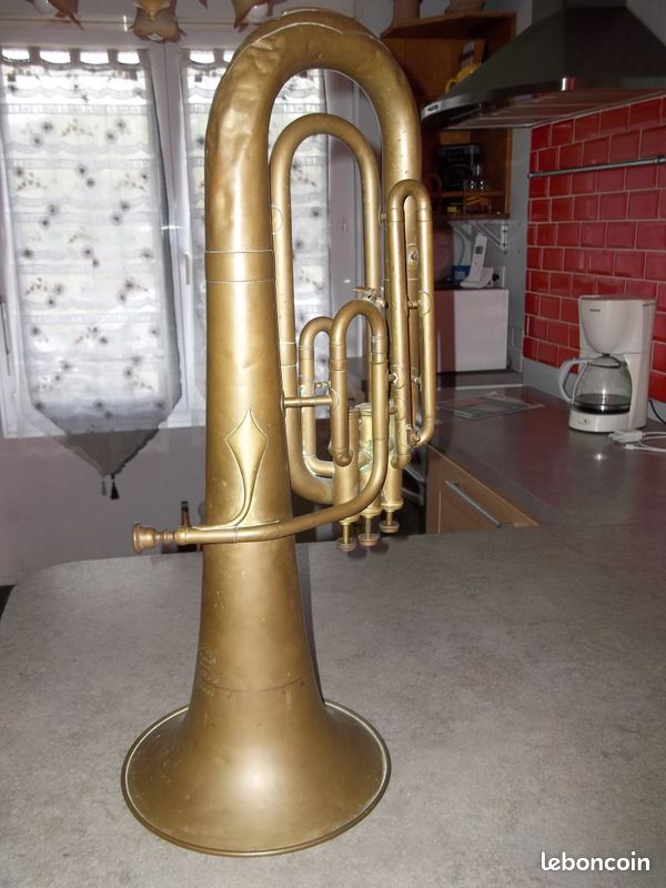 Tuba Pélisson (image 1)