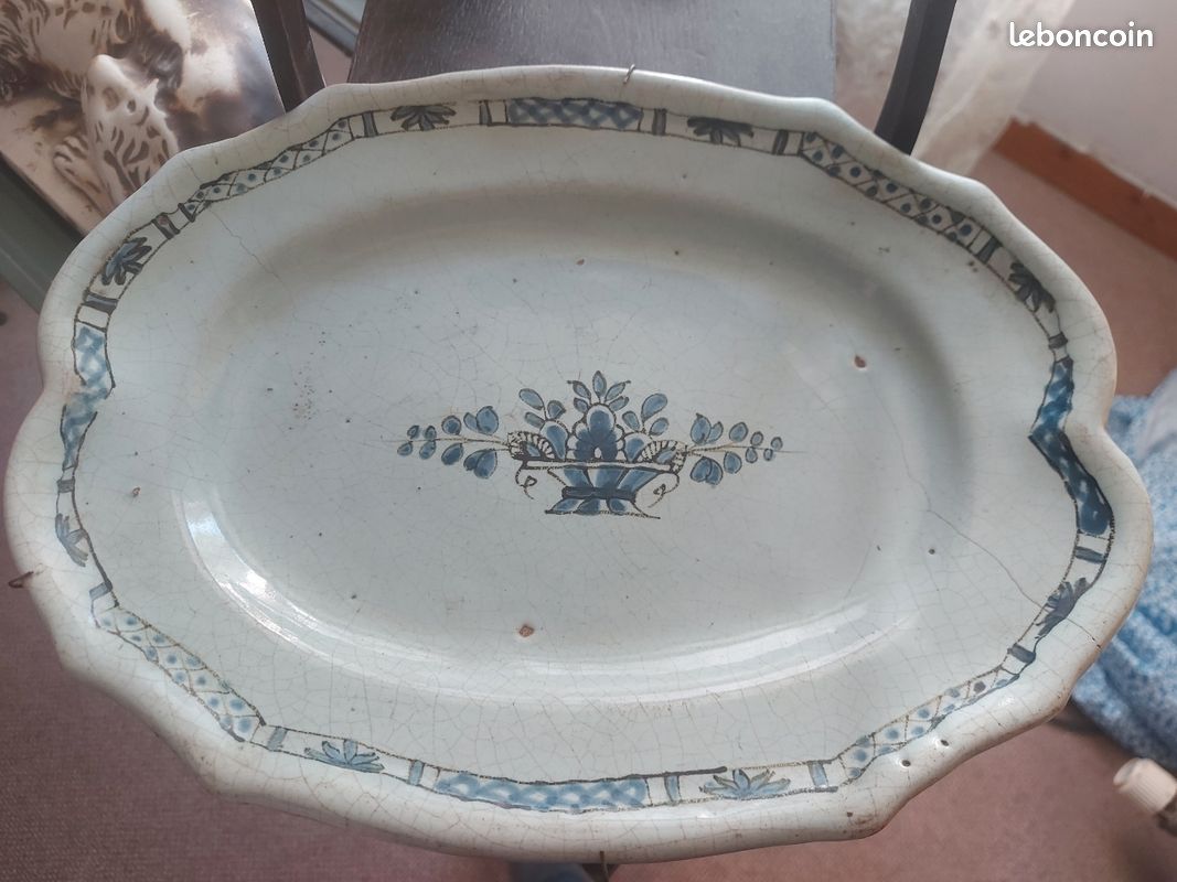 3 plats très anciens en faience dite Cul noir Forges les eaux vendus en l'état (image 10)