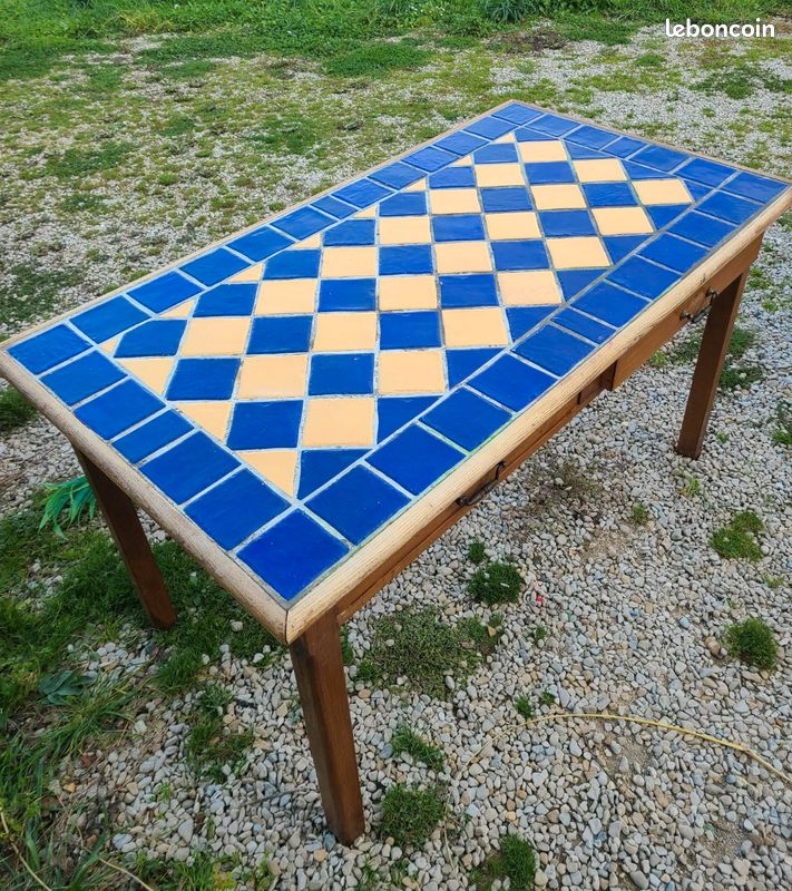 Table carrelée (image 3)