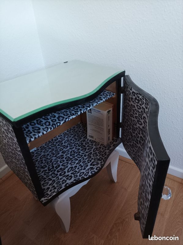 Petit meuble relooké (image 2)