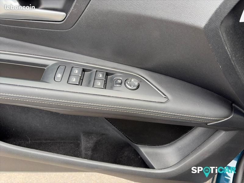 Peugeot 3008 HYBRID4 300ch GT Pack e-EAT8 (image 15)