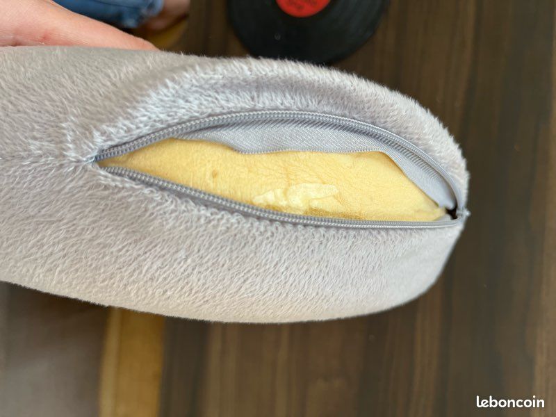 Coussin de voyage gris (image 4)