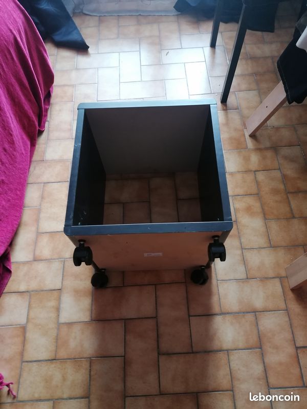 Table basse à roulettes (image 1)