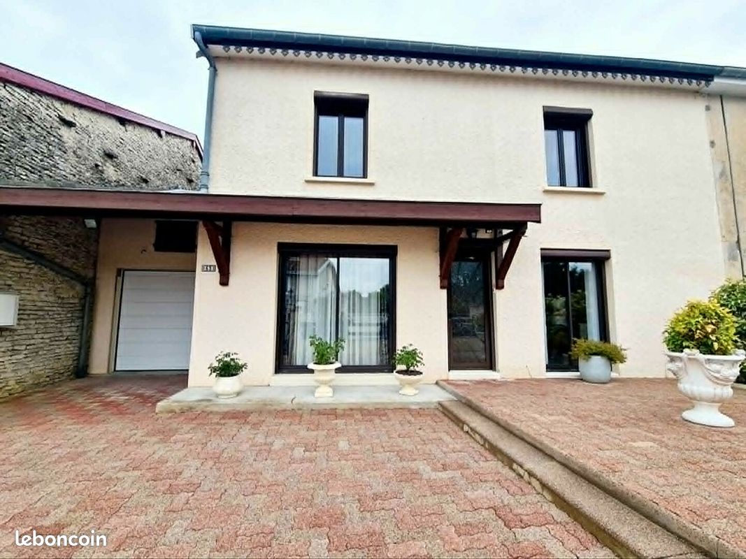 Maison 4 pièces 140 m² · à Donjeux · 140 m² · 29 000 €