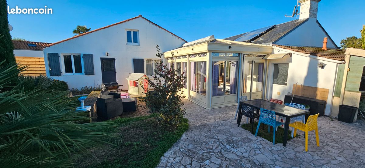 Maison 8 pièces 170 m² · à Coëx · 170 m² · 345 000 €