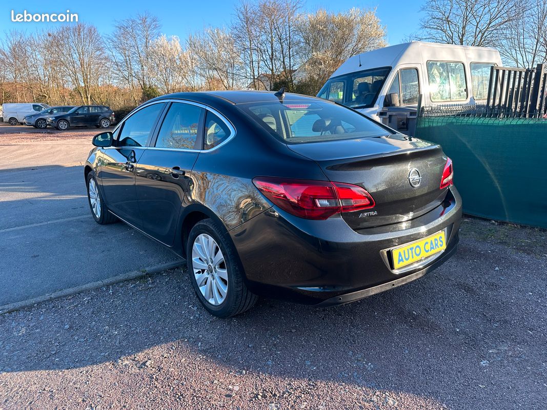 Opel ASTRA 1.6 CDTI 136 CV (image 3)