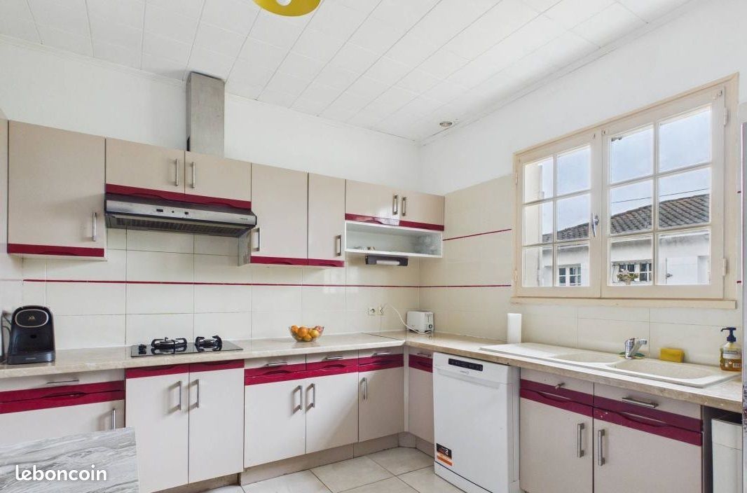 Maison 4 pièces 100 m² · à Pessac · 100 m² · 889 €/mois